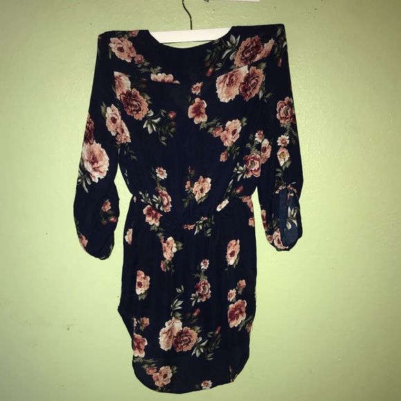 Gorgeous Floral Dress - Picture 2 of 2